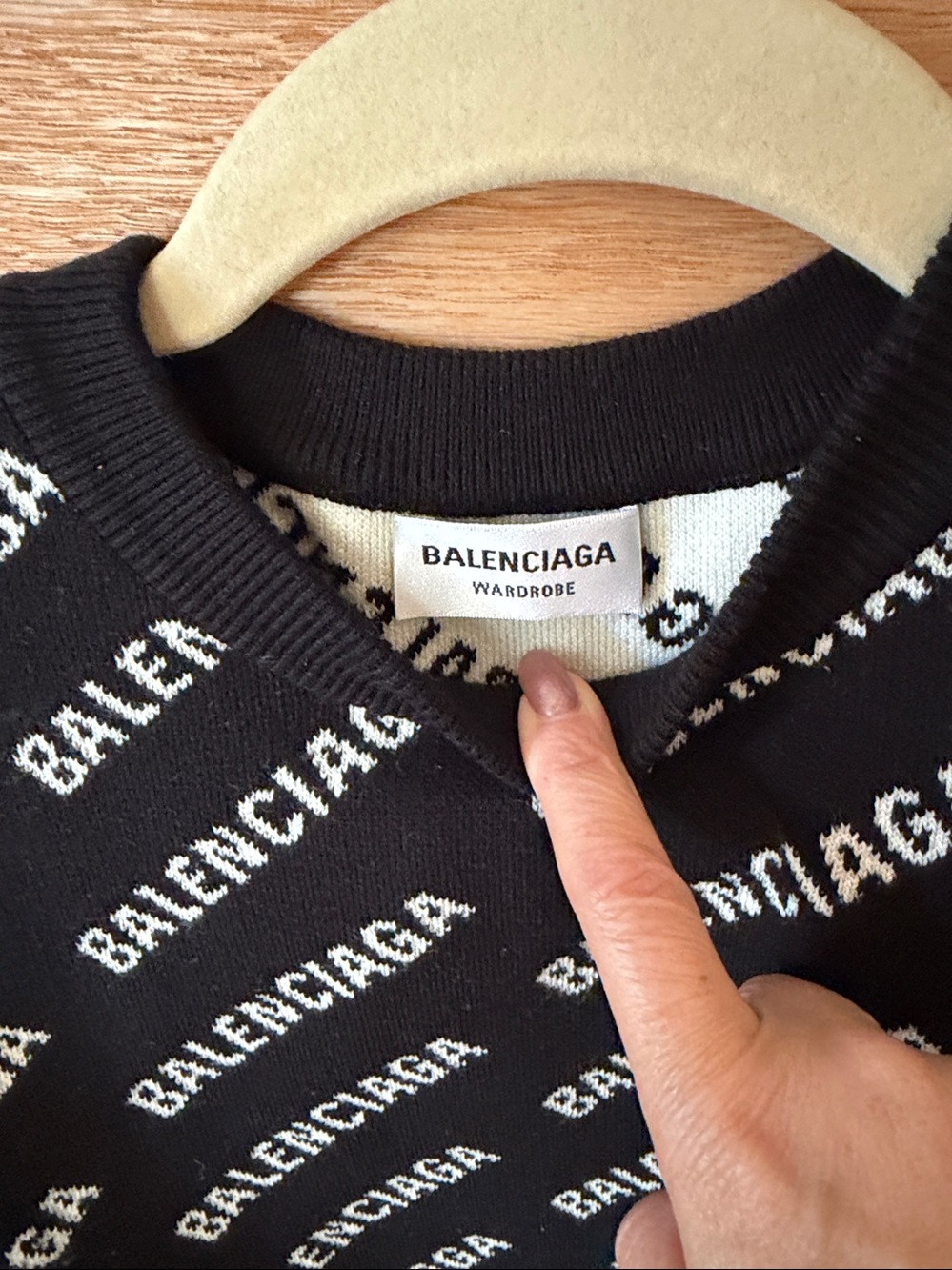 Balenciaga Black Crewneck with White All-Over Logo - Picture 2 of 6